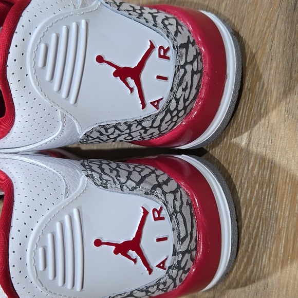 NEW Nike Youth sz 4 Air Jordan 3 Retro White Cardinal Red - Picture 4 of 8